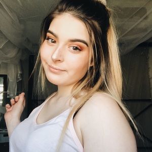 Meet your Posher, Madi